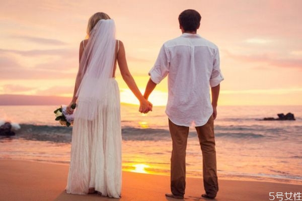 婚姻中男人承擔(dān)什么責(zé)任呢 男人在婚姻中角色是什么呢 婚姻中男人承擔(dān)什么責(zé)任呢 男人在婚姻中角色是什么呢