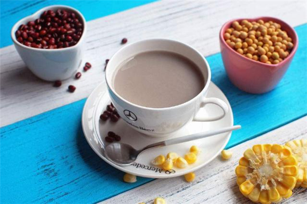 紅豆豆?jié){的熱量高嗎 喝紅豆豆?jié){可以減肥嗎 紅豆豆?jié){的熱量高嗎 喝紅豆豆?jié){可以減肥嗎