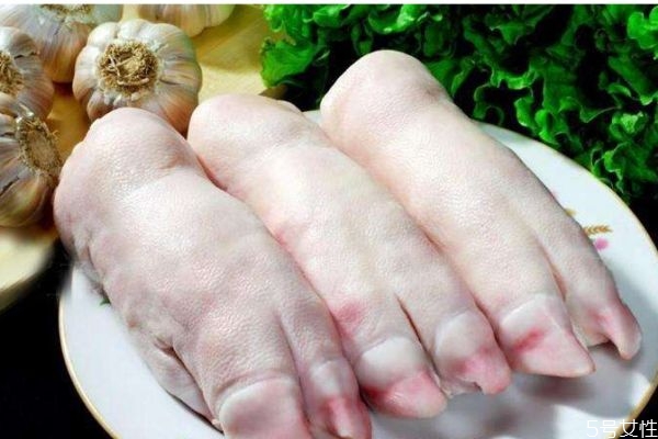 豬腳有什么營(yíng)養(yǎng)價(jià)值呢 吃豬腳有什么好處呢 豬腳有什么營(yíng)養(yǎng)價(jià)值呢 吃豬腳有什么好處呢