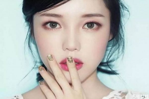 學化妝需要哪些東西 彩妝需要的用品 學化妝需要哪些東西 彩妝需要的用品