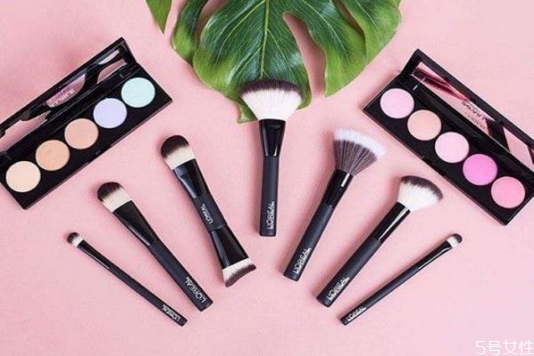 彩妝是什么 彩妝和化妝的區(qū)別 彩妝是什么 彩妝和化妝的區(qū)別