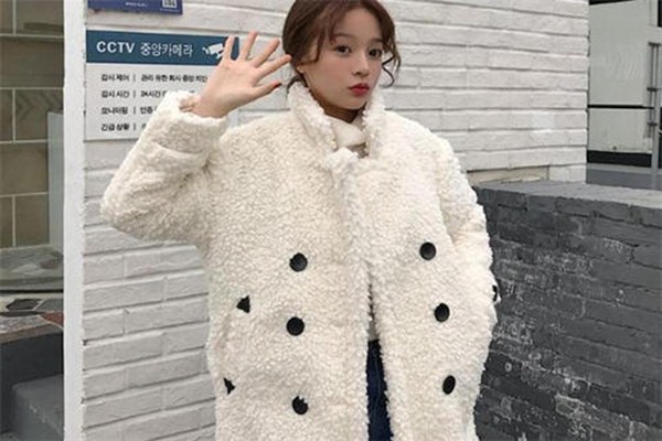 顆粒絨大衣什么顏色好看 顆粒絨大衣配什么衛(wèi)衣好看 顆粒絨大衣什么顏色好看 顆粒絨大衣配什么衛(wèi)衣好看