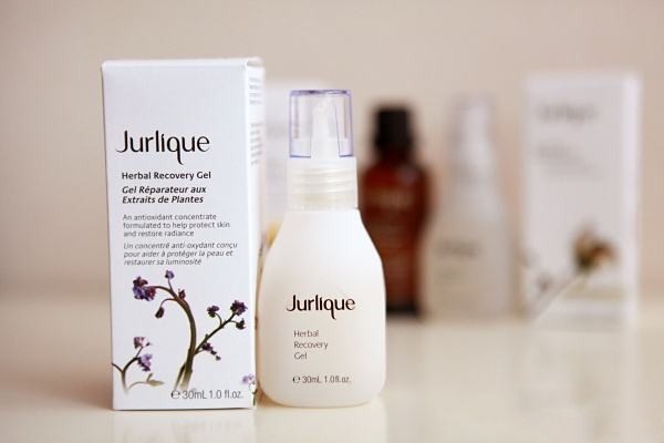 頸霜什么年齡用好 五十歲以上用頸霜有效果嗎 頸霜什么年齡用好 五十歲以上用頸霜有效果嗎