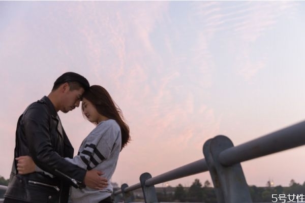 女生介意男生身高嗎 女生介意男生什么 女生介意男生身高嗎 女生介意男生什么