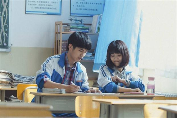 情侶畢業(yè)之后就要分手嗎 大學(xué)情侶畢業(yè)后怎么辦 情侶畢業(yè)之后就要分手嗎 大學(xué)情侶畢業(yè)后怎么辦