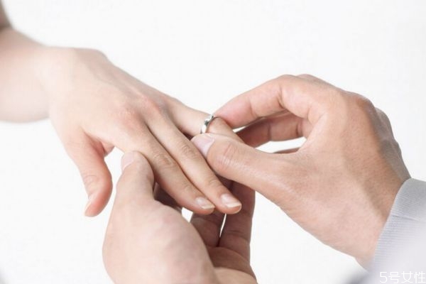 如何經(jīng)營(yíng)婚姻呢 正確經(jīng)營(yíng)婚姻的方法有什么呢