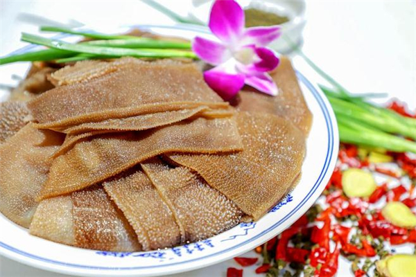 黃喉和毛肚哪個(gè)好吃些 黃喉和毛肚是哪個(gè)部位 黃喉和毛肚哪個(gè)好吃些 黃喉和毛肚是哪個(gè)部位