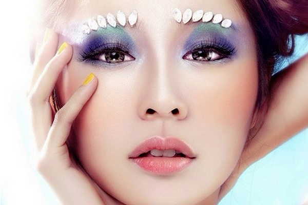 單眼皮如何畫煙熏妝 煙熏妝配什么腮紅好看