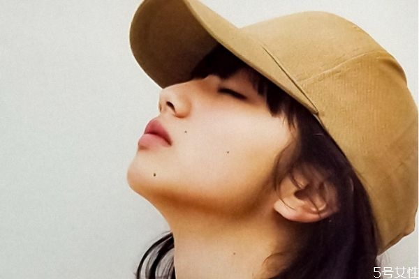 怎么和內(nèi)向的人談戀愛 內(nèi)向的人如何談戀愛 怎么和內(nèi)向的人談戀愛 內(nèi)向的人如何談戀愛