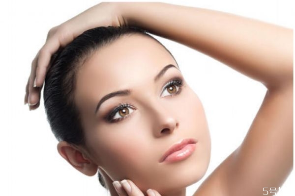 生活中比較傷害皮膚的習(xí)慣有什么呢 如何保養(yǎng)肌膚呢 生活中比較傷害皮膚的習(xí)慣有什么呢 如何保養(yǎng)肌膚呢