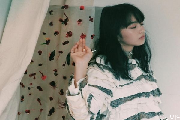 如何暗示男友送自己喜歡的禮物 問男朋友要禮物的技巧 如何暗示男友送自己喜歡的禮物 問男朋友要禮物的技巧