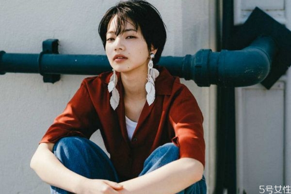 女生動(dòng)不動(dòng)就說(shuō)分手該怎么辦 女朋友總是因?yàn)樾∈律鷼? alt=