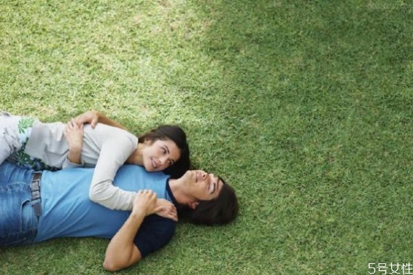 男朋友對(duì)自己越來(lái)越冷淡怎么回事 為什么男朋友突然冷淡 男朋友對(duì)自己越來(lái)越冷淡怎么回事 為什么男朋友突然冷淡