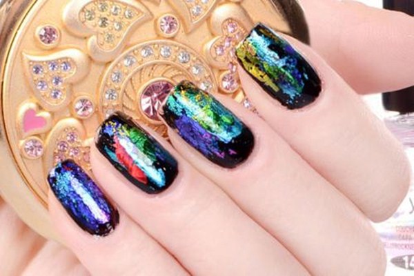 美甲是先涂魔鏡粉還是先封層 用魔鏡粉的小貼士 美甲是先涂魔鏡粉還是先封層 用魔鏡粉的小貼士