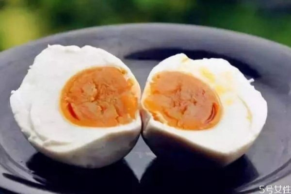 鴨蛋有什么營養(yǎng)價值呢 吃鴨蛋有什么作用呢 鴨蛋有什么營養(yǎng)價值呢 吃鴨蛋有什么作用呢