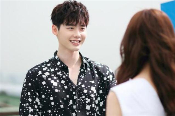 該不該因?yàn)榉质衷g毀對(duì)方 分手了該不該背后詆毀對(duì)方 該不該因?yàn)榉质衷g毀對(duì)方 分手了該不該背后詆毀對(duì)方