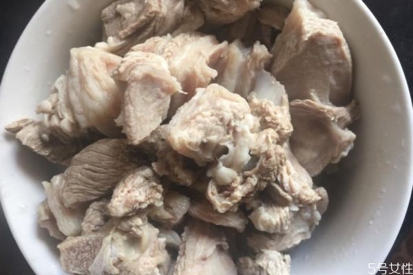 羊肉湯可以放姜嗎 當(dāng)然可以 羊肉湯可以放姜嗎 當(dāng)然可以