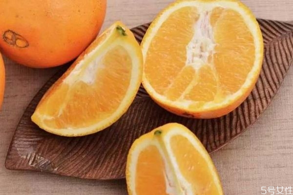冰糖橙為什么賣不過臍橙 冰糖橙和臍橙哪個甜 冰糖橙為什么賣不過臍橙 冰糖橙和臍橙哪個甜