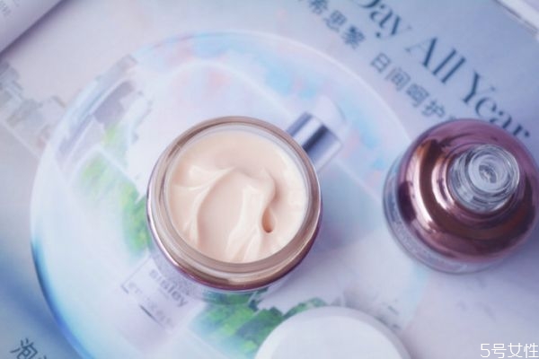 希思黎黑玫瑰面霜適合年齡 希思黎黑玫瑰面霜適合膚質(zhì) 希思黎黑玫瑰面霜適合年齡 希思黎黑玫瑰面霜適合膚質(zhì)