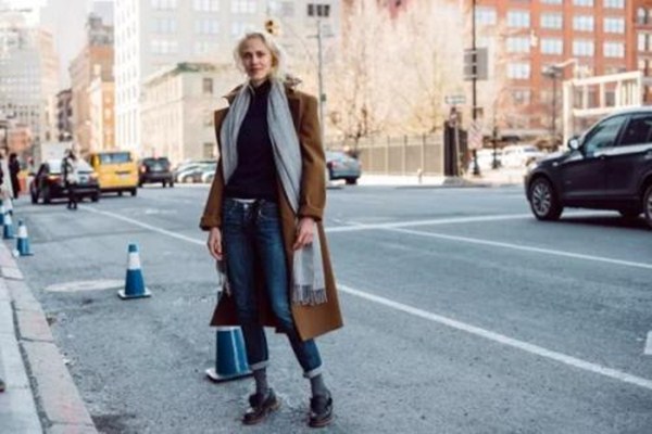 什么顏色的大衣不會(huì)過時(shí) 大衣搭什么圍巾好看 什么顏色的大衣不會(huì)過時(shí) 大衣搭什么圍巾好看