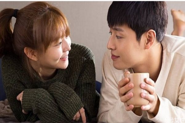 保持男生新鮮感方法有什么呢 是否應(yīng)該頻繁聯(lián)系男友呢 保持男生新鮮感方法有什么呢 是否應(yīng)該頻繁聯(lián)系男友呢