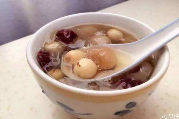 蓮子有什么營(yíng)養(yǎng)價(jià)值呢 蓮子怎么做好吃呢 蓮子有什么營(yíng)養(yǎng)價(jià)值呢 蓮子怎么做好吃呢