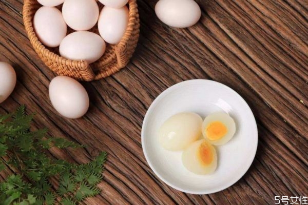 鴿子蛋適合什么人吃呢 鴿子蛋如何選購(gòu)呢 鴿子蛋適合什么人吃呢 鴿子蛋如何選購(gòu)呢