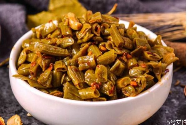 酸豆角是怎么做的呢 酸豆角有什么營(yíng)養(yǎng)價(jià)值呢