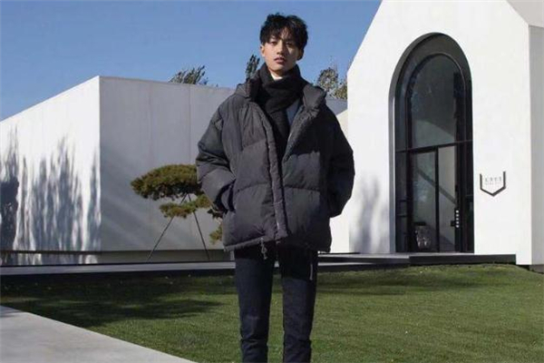 男生表白穿什么衣服好 男生表白怎么穿好看 男生表白穿什么衣服好 男生表白怎么穿好看