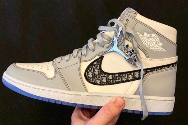 迪奧aj1聯(lián)名什么時(shí)候發(fā)售 迪奧聯(lián)名aj1多少錢