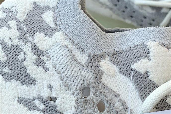 椰子380外星人開箱測評-yeezy 380 alien實(shí)物上腳圖 椰子380外星人開箱測評-yeezy 380 alien實(shí)物上腳圖