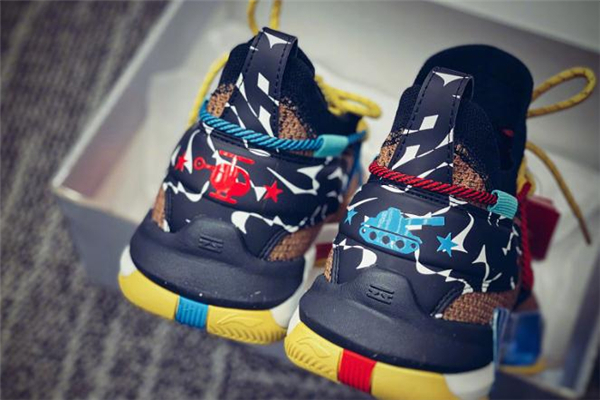 李寧閃擊6舒克貝塔配色開箱測評 閃擊6舒克和貝塔在哪買 李寧閃擊6舒克貝塔配色開箱測評 閃擊6舒克和貝塔在哪買