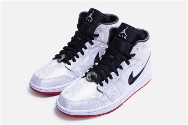 aj1白絲綢撕開來是什么樣的 aj1白絲綢怎么撕開 aj1白絲綢撕開來是什么樣的 aj1白絲綢怎么撕開