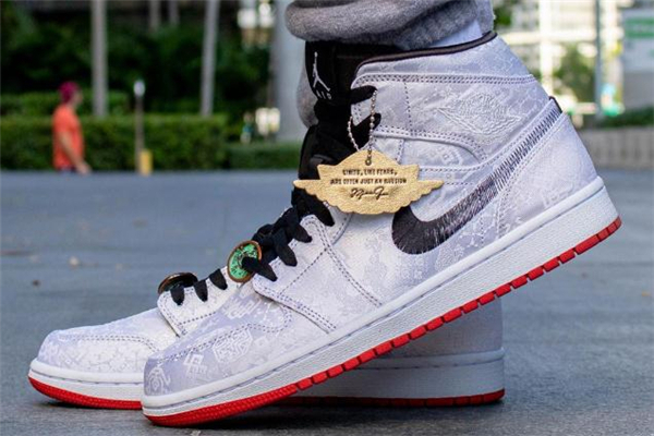 aj1白絲綢撕開來是什么樣的 aj1白絲綢怎么撕開 aj1白絲綢撕開來是什么樣的 aj1白絲綢怎么撕開