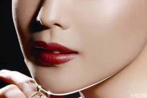 下巴打了玻尿酸多久可以化妝 打玻尿酸第二天可以化妝嗎 下巴打了玻尿酸多久可以化妝 打玻尿酸第二天可以化妝嗎