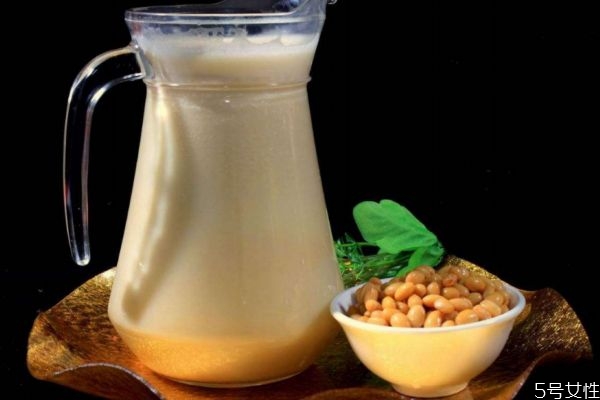 豆?jié){的主要成分是什么呢 喝豆?jié){有什么好處呢 豆?jié){的主要成分是什么呢 喝豆?jié){有什么好處呢