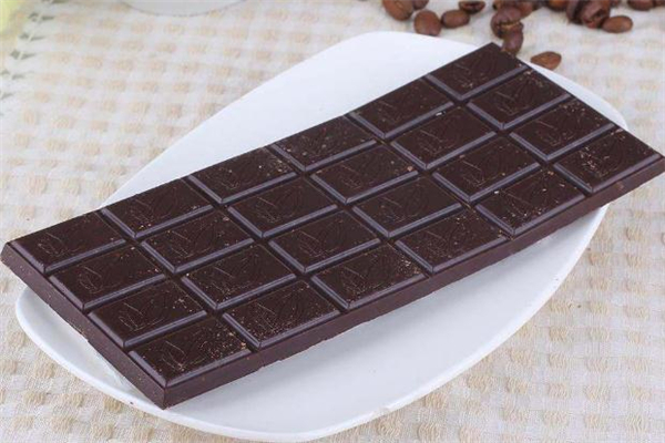 晚上吃黑巧克力會(huì)胖嗎 晚上吃黑巧克力會(huì)失眠嗎