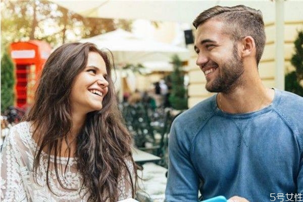 如何用朋友圈挽回前任 分手后怎么發(fā)朋友圈吸引對(duì)方 如何用朋友圈挽回前任 分手后怎么發(fā)朋友圈吸引對(duì)方