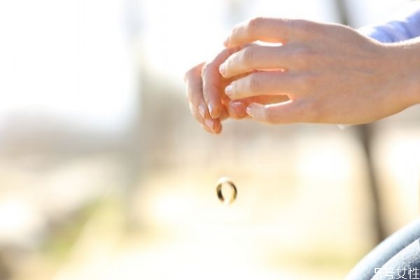 女生剛分手怎么追機(jī)會大 怎么追一個剛分手的女生 女生剛分手怎么追機(jī)會大 怎么追一個剛分手的女生