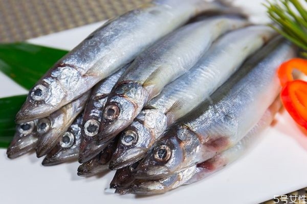 淡水魚和海魚有什么區(qū)別呢 淡水魚和海魚哪種更好呢 淡水魚和海魚有什么區(qū)別呢 淡水魚和海魚哪種更好呢