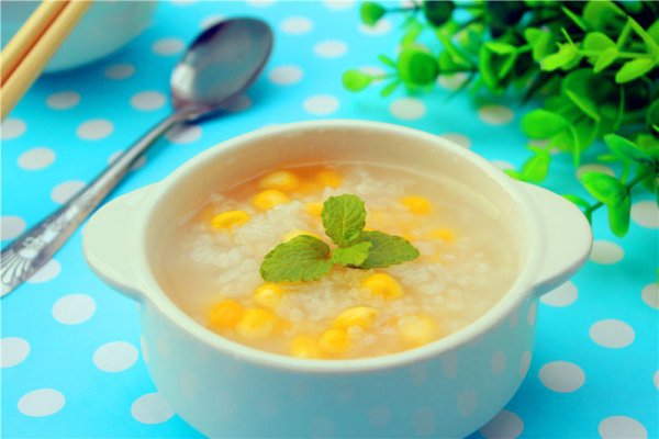 玉米粥脂肪多嗎 一碗玉米粥的熱量是多少 玉米粥脂肪多嗎 一碗玉米粥的熱量是多少