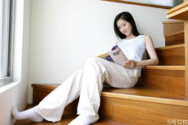 造成痛經(jīng)的原因有什么呢 為什么會(huì)痛經(jīng)呢 造成痛經(jīng)的原因有什么呢 為什么會(huì)痛經(jīng)呢