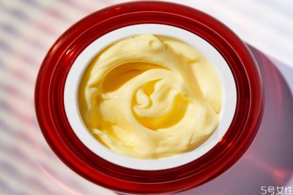 面膜有熒光劑還能用嗎 面膜含有熒光劑的危害 面膜有熒光劑還能用嗎 面膜含有熒光劑的危害