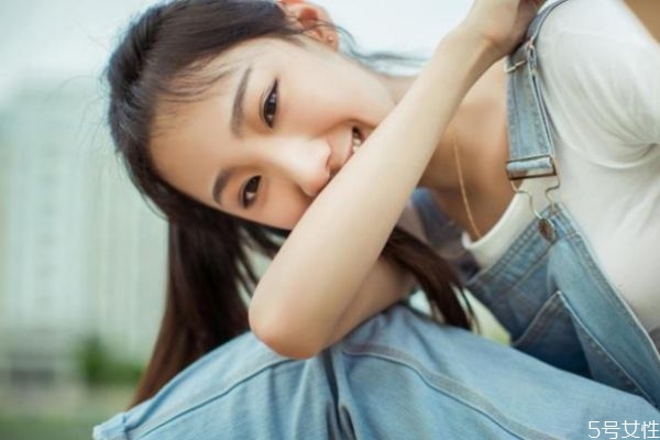 跟女生聊得很開心卻約不出來怎么辦 第一次約會都會拒絕嗎 跟女生聊得很開心卻約不出來怎么辦 第一次約會都會拒絕嗎