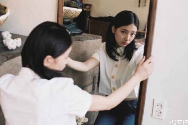 女生看男朋友微信好嗎 女生刪男友微信嚴重嗎 女生看男朋友微信好嗎 女生刪男友微信嚴重嗎