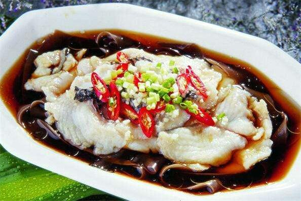 清蒸黑魚(yú)的做法 清蒸黑魚(yú)怎么做不腥 清蒸黑魚(yú)的做法 清蒸黑魚(yú)怎么做不腥