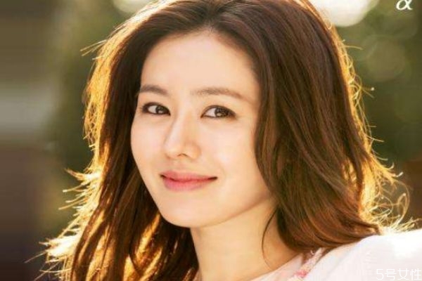 如何讓女生產(chǎn)生依賴感 讓女人依賴你的方法 如何讓女生產(chǎn)生依賴感 讓女人依賴你的方法