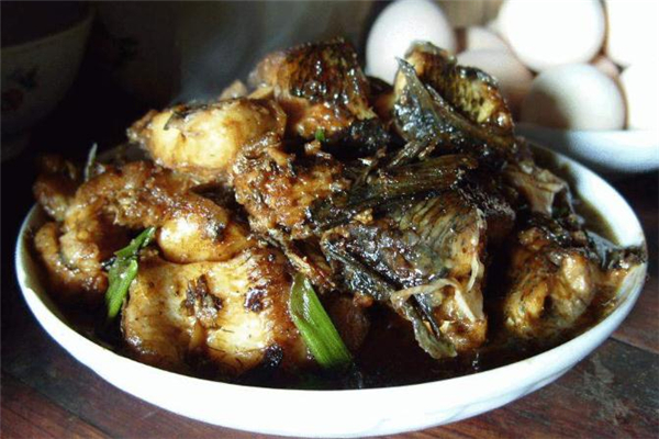 黑魚可以紅燒嗎 紅燒黑魚的家常做法 黑魚可以紅燒嗎 紅燒黑魚的家常做法