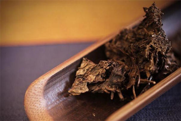 黑茶喝多了有什么危害 黑茶有什么副作用 黑茶喝多了有什么危害 黑茶有什么副作用