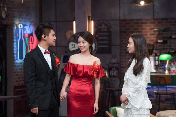 年會(huì)穿什么比較得體 年會(huì)穿搭技巧 年會(huì)穿什么比較得體 年會(huì)穿搭技巧